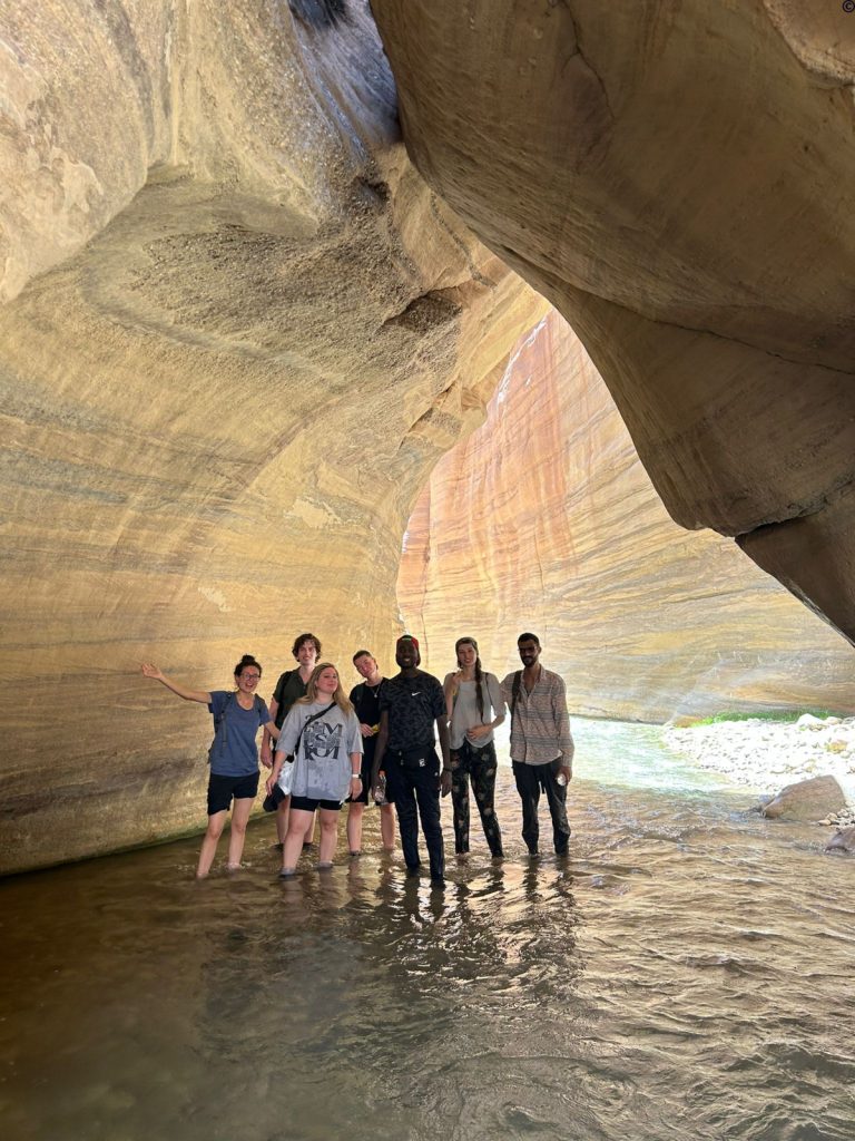 6 Volunteer Programs in Amman in 2026